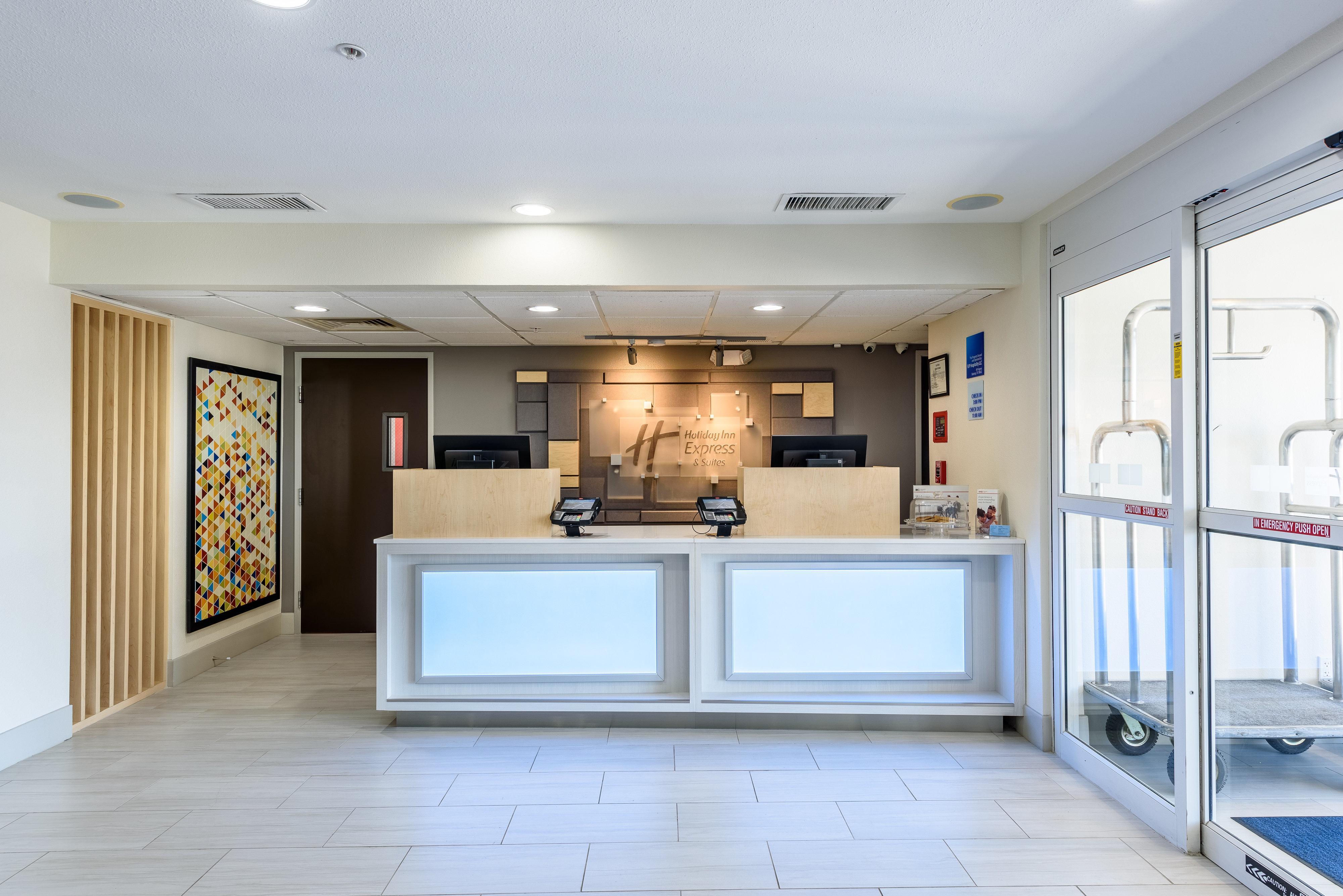 Holiday Inn Express Hotel And Suites Bastrop By Ihg Exterior photo