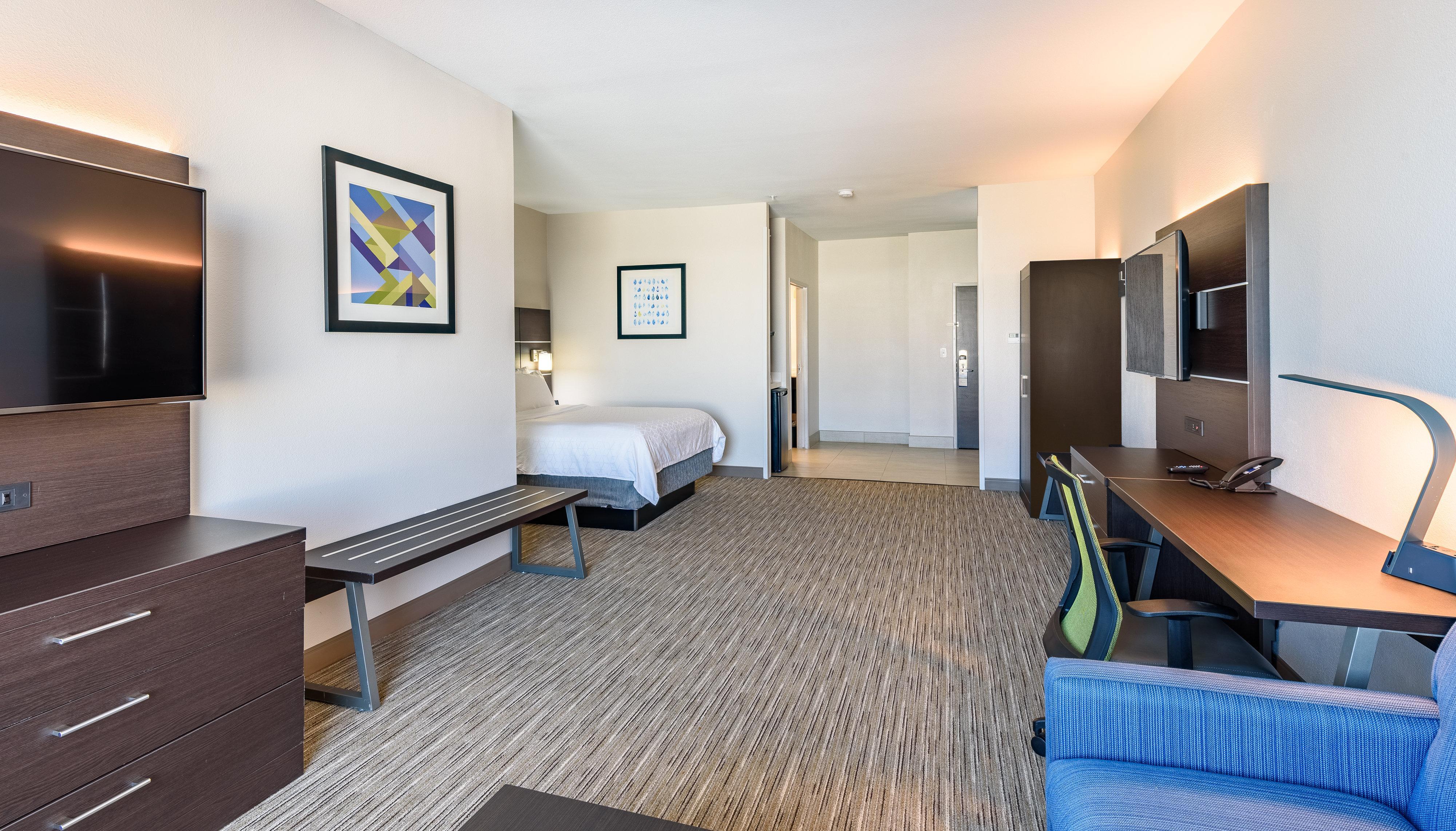 Holiday Inn Express Hotel And Suites Bastrop By Ihg Exterior photo