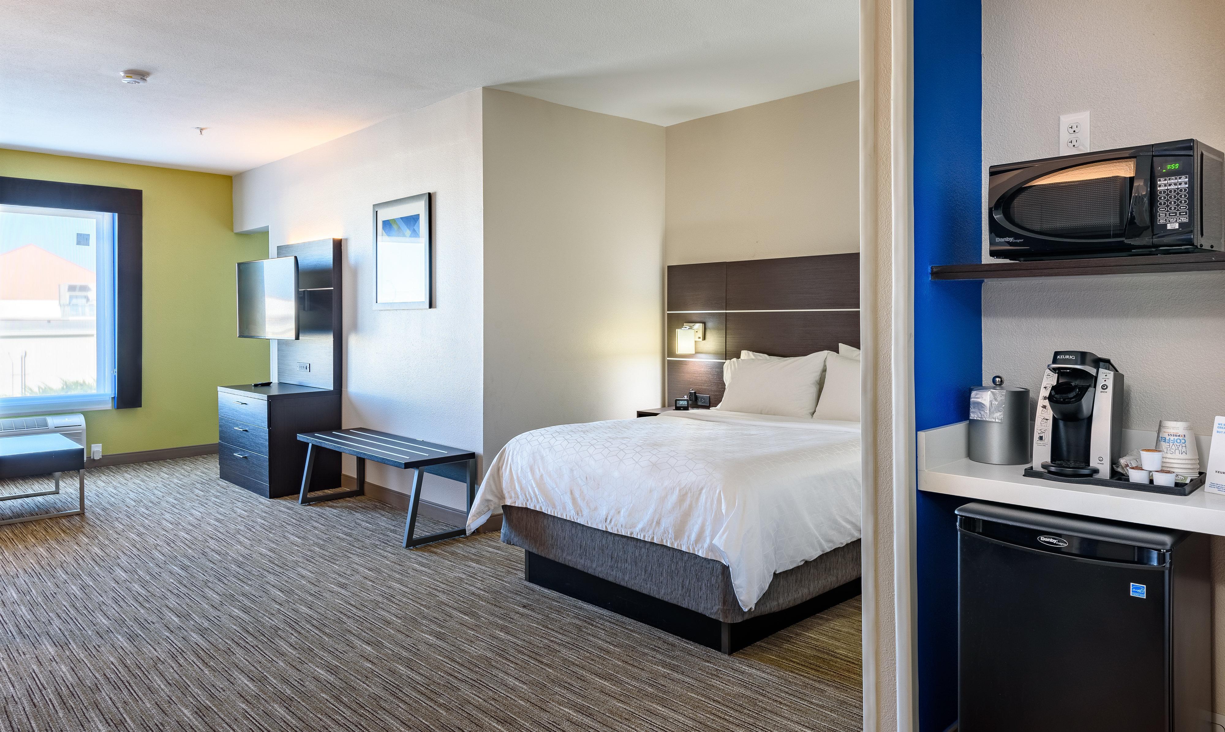 Holiday Inn Express Hotel And Suites Bastrop By Ihg Exterior photo