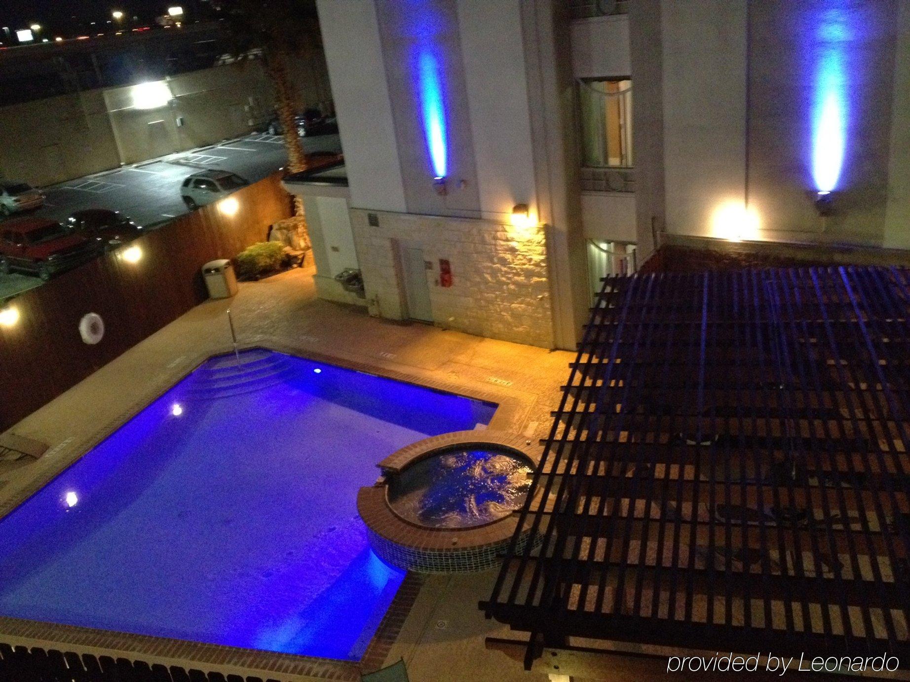 Holiday Inn Express Hotel And Suites Bastrop By Ihg Facilities photo